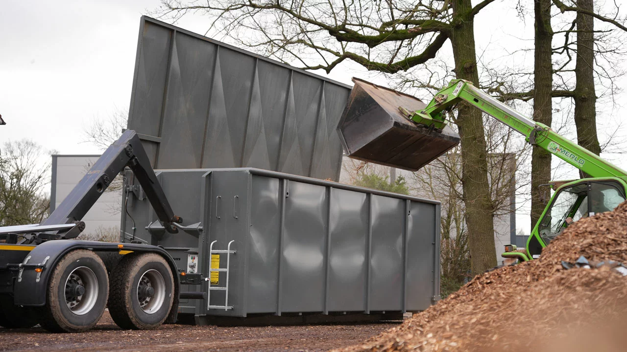 Mobiel dankzij haakarmtrailer