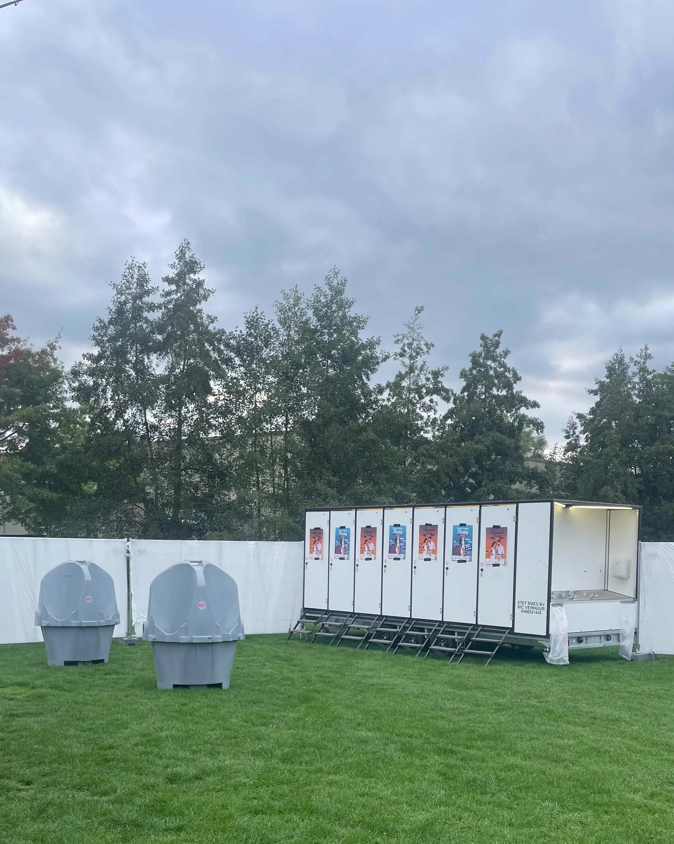 Grote wc-wagen voor evenementen